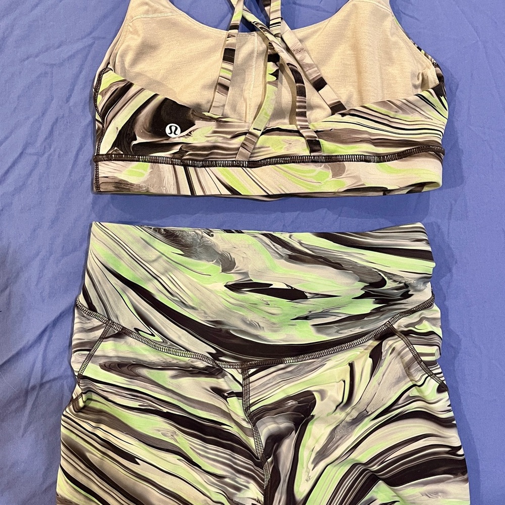 Abstract Patterned lululemon Set - Picture 2 of 2
